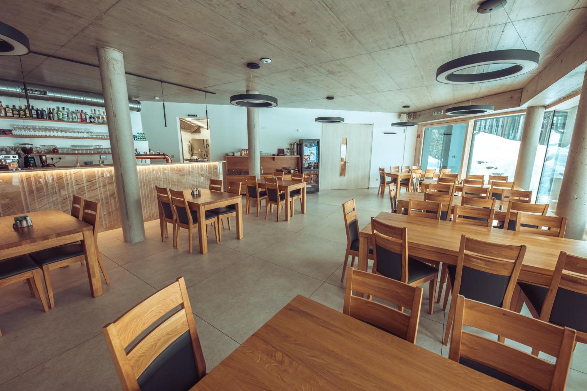 Penzion A Restauracia Twin Jasna 迪马诺卡多林纳 外观 照片